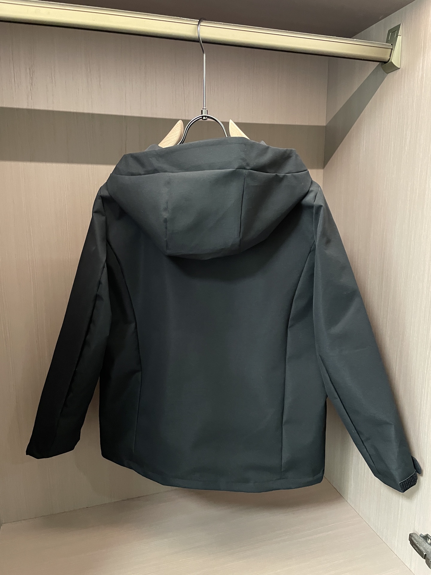 迪桑特DESCENTE ALLTERRAIN系列男士机能冲锋衣尺码：M-2XL码▪️ 日本高端专业运动品