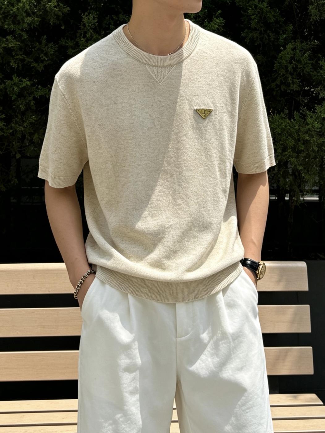 普拉达(PRADA)圆领三角标针织短袖T恤尺码M-3XL｜▫ 麻灰绿/燕麦米两色可选，低饱和色调不挑肤色