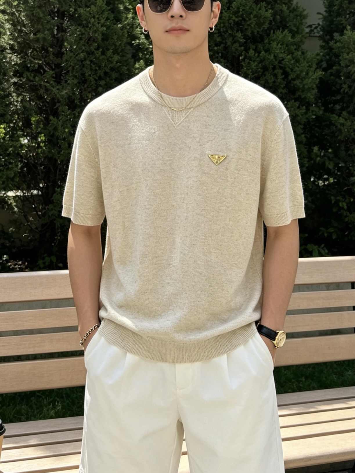 普拉达(PRADA)圆领三角标针织短袖T恤尺码M-3XL｜▫ 麻灰绿/燕麦米两色可选，低饱和色调不挑肤色
