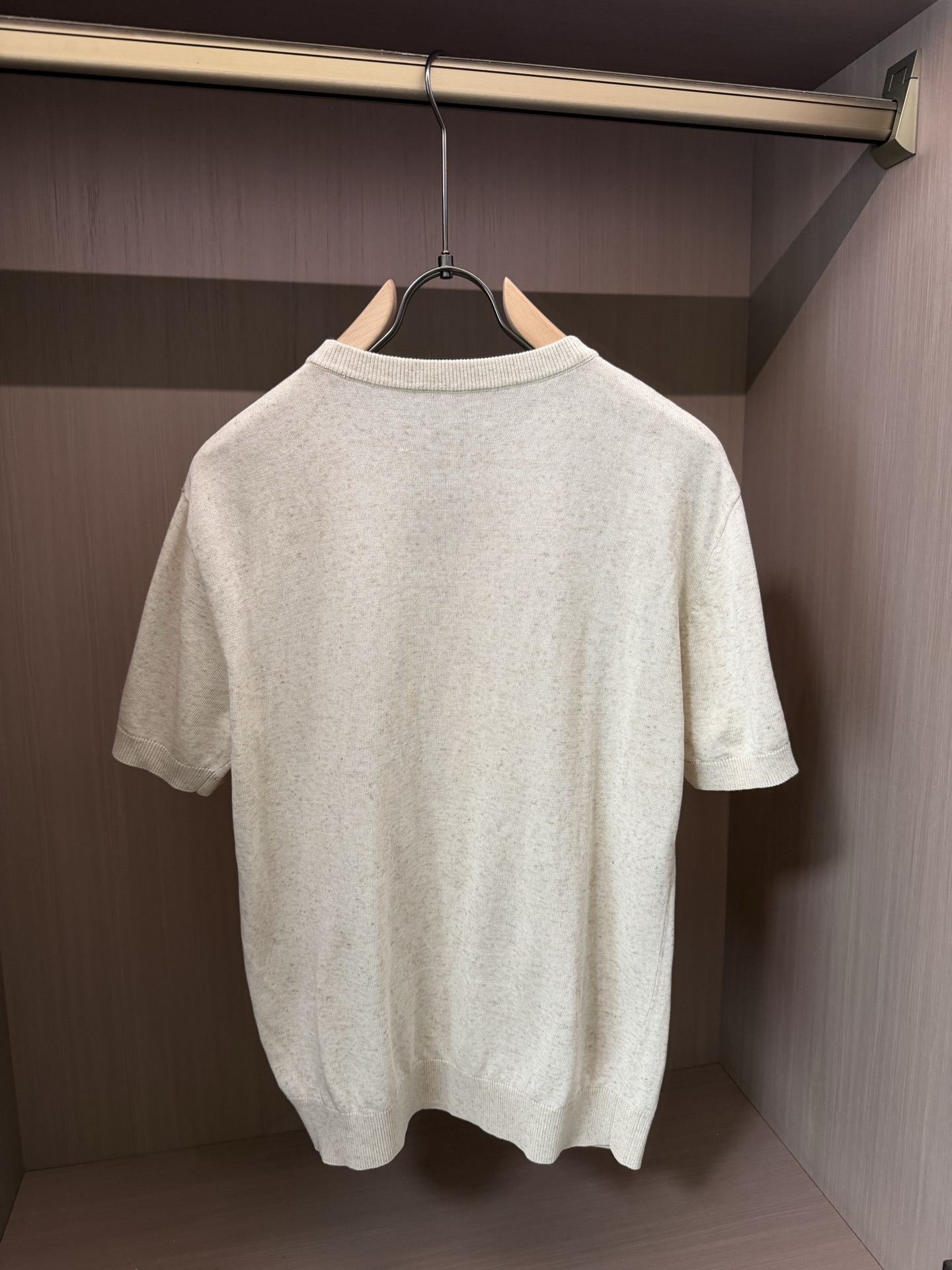 普拉达(PRADA)圆领三角标针织短袖T恤尺码M-3XL｜▫ 麻灰绿/燕麦米两色可选，低饱和色调不挑肤色