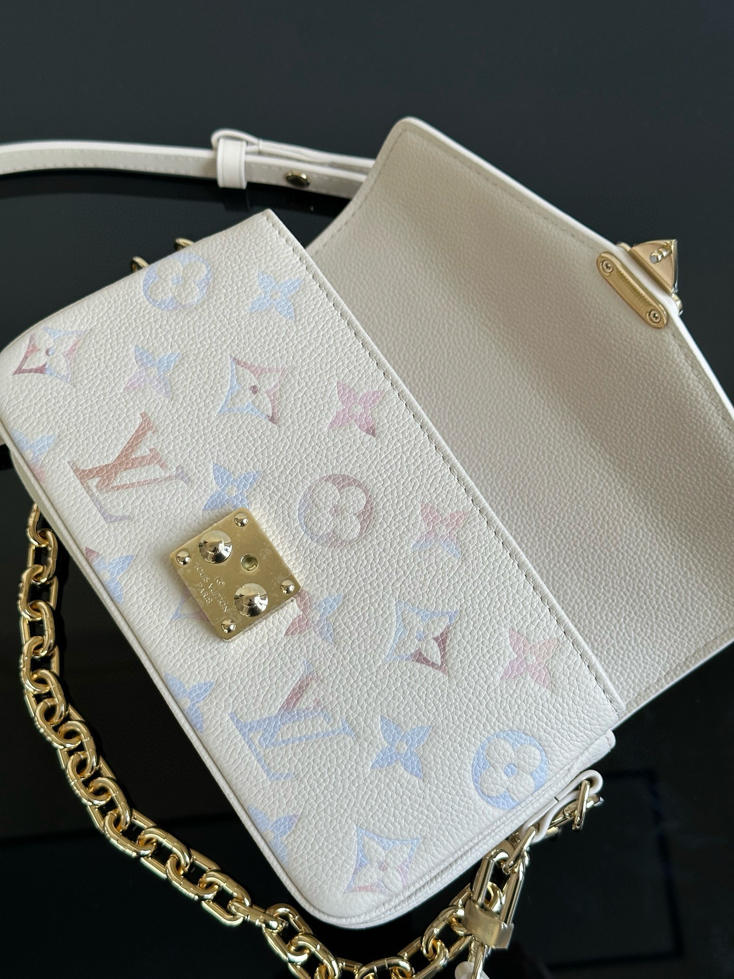 i1755881849065 3568 0 9