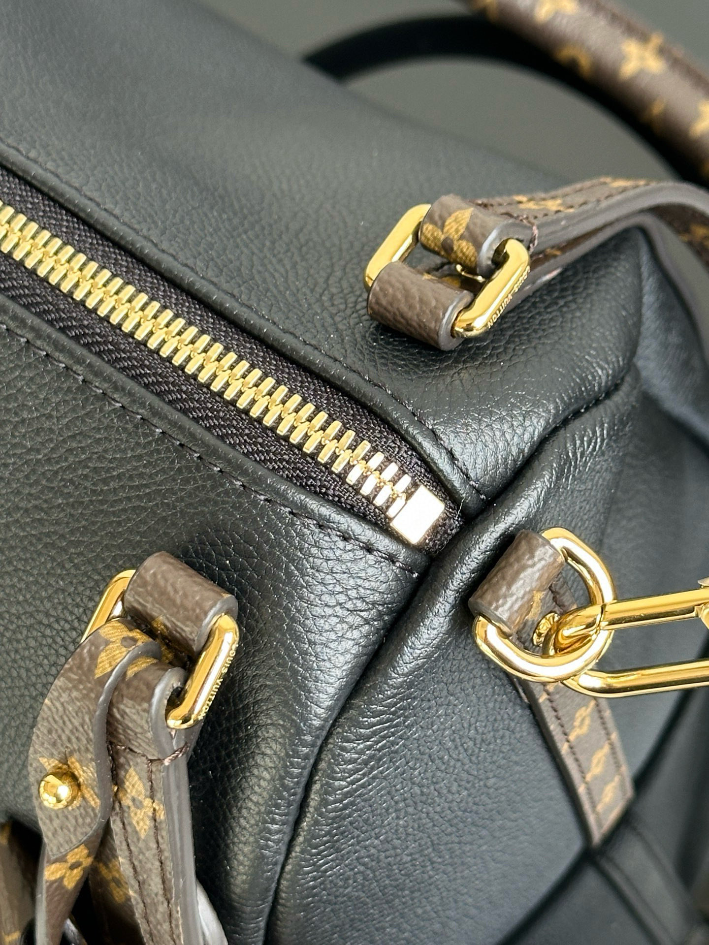 Louis Vuitton Express Small Handbag M26039 Black Premium Leather 12 i1756554519338 1370 0 13