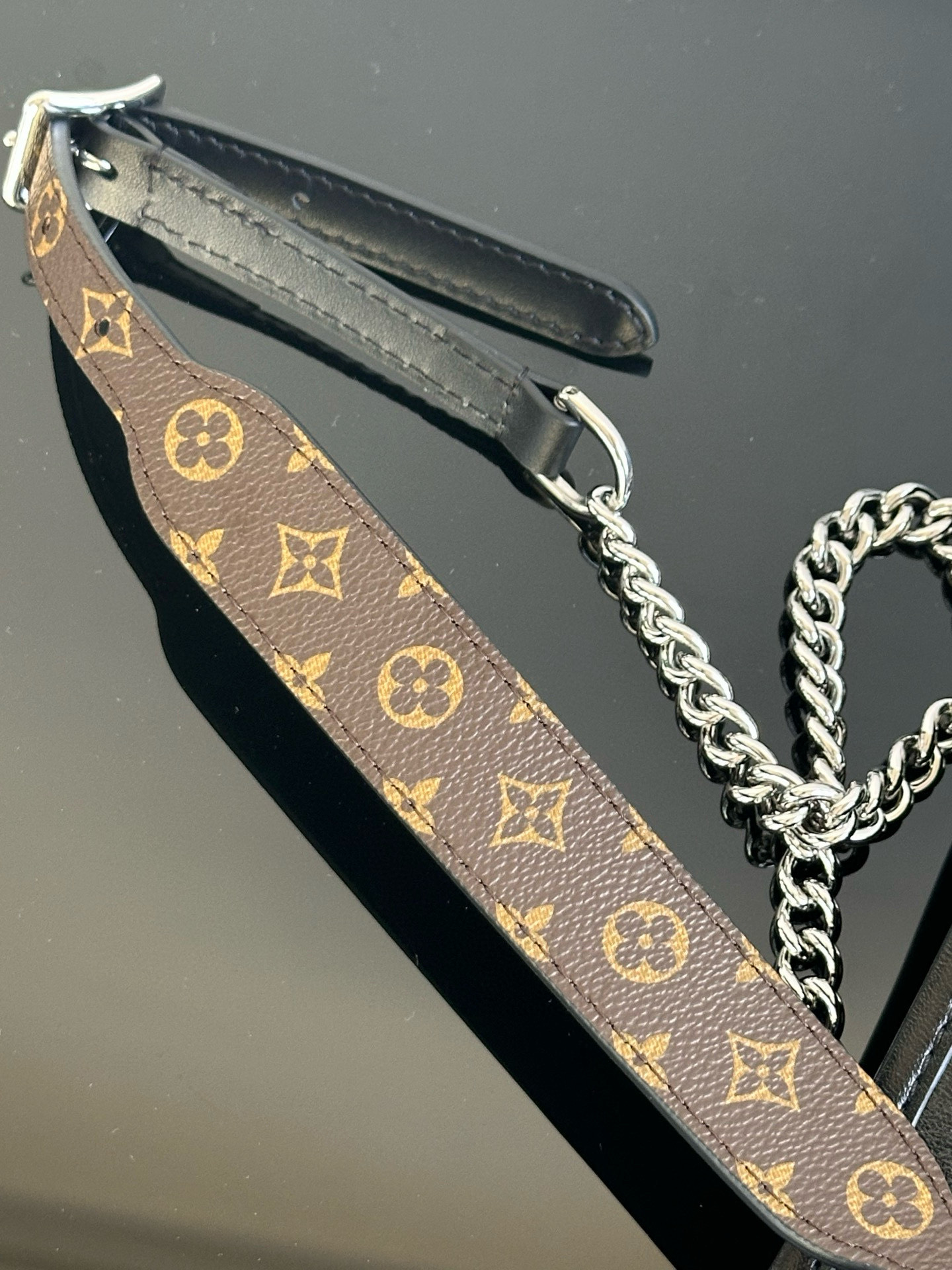 Louis Vuitton Off Duty Medium Bag M25545 Black Leather with Chain 12 i1757398528196 7018 0 10