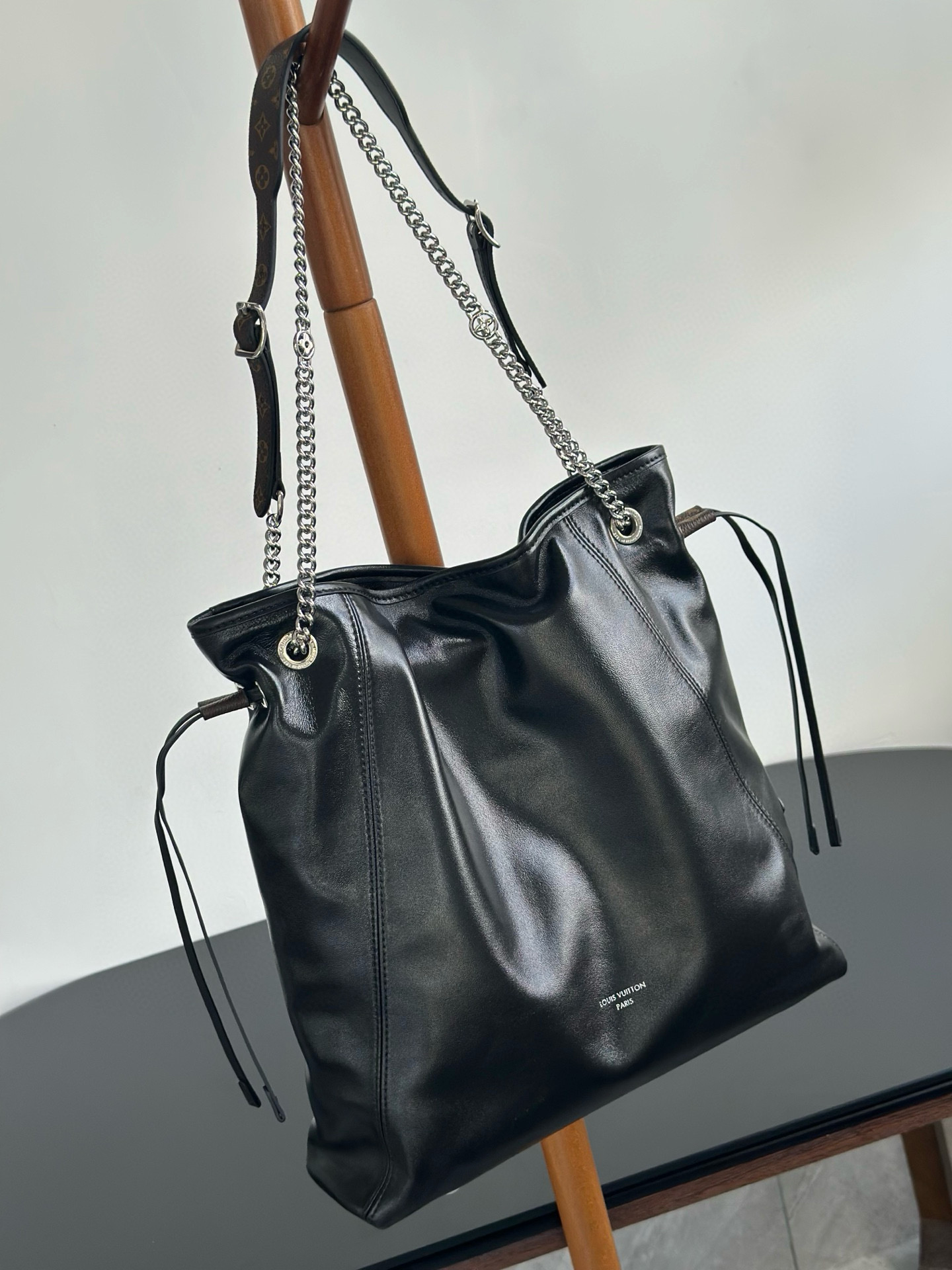 Louis Vuitton Black Leather On My Side GM Shoulder Bag M25545 2 i1757398585505 843 0 9