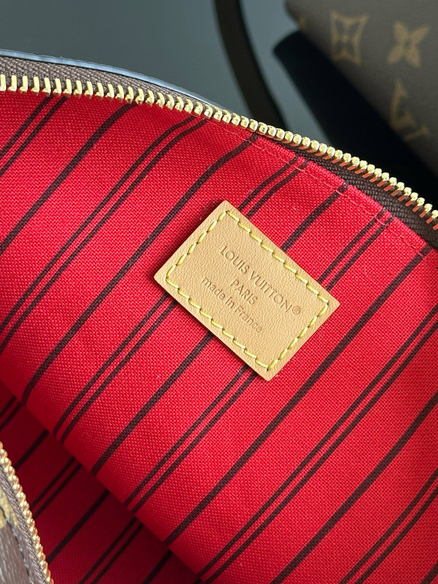 Louis Vuitton Ever More PM Handbag in Monogram Canvas with Detachable Pouch 21 i1758977049312 1595 0 16
