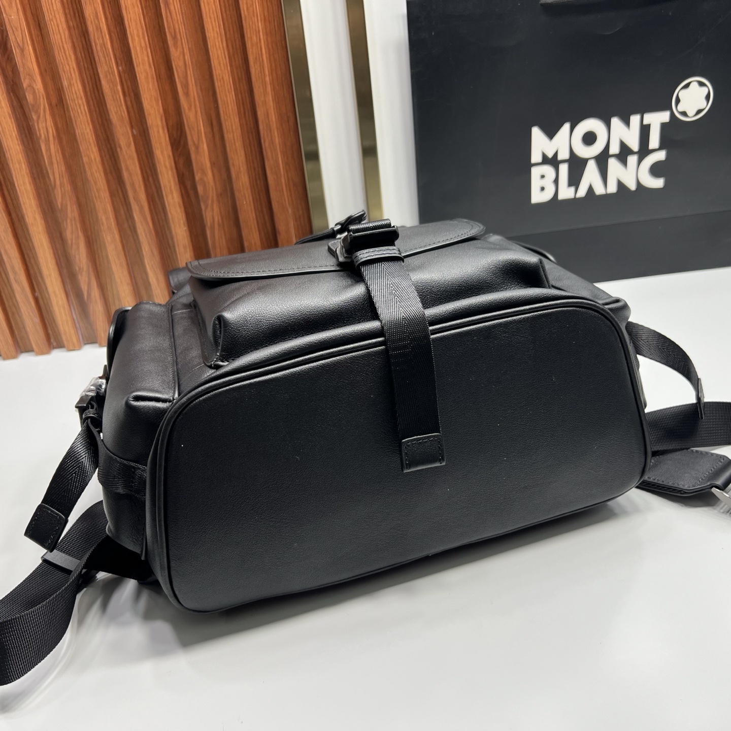 Montblanc 7082 Black 30-42-15 everyday