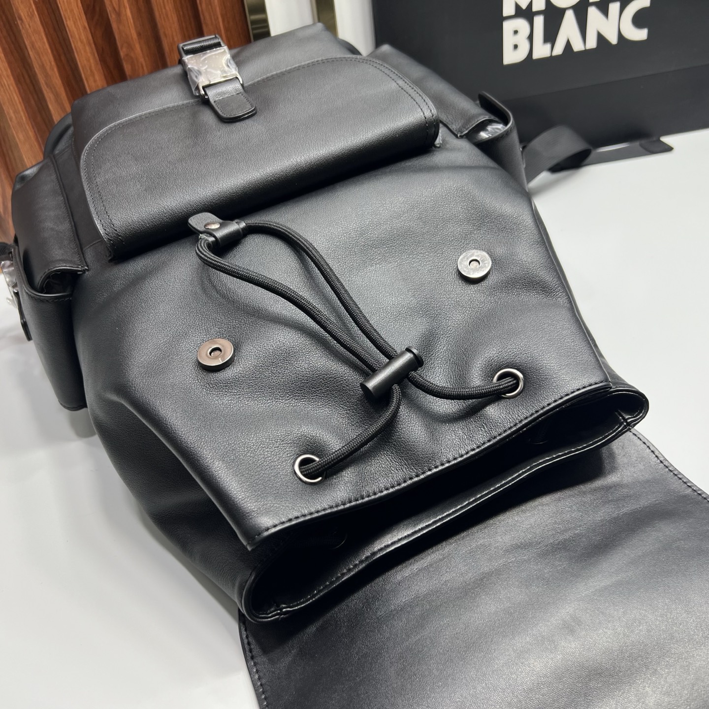 Montblanc 7082 Black 30-42-15 everyday