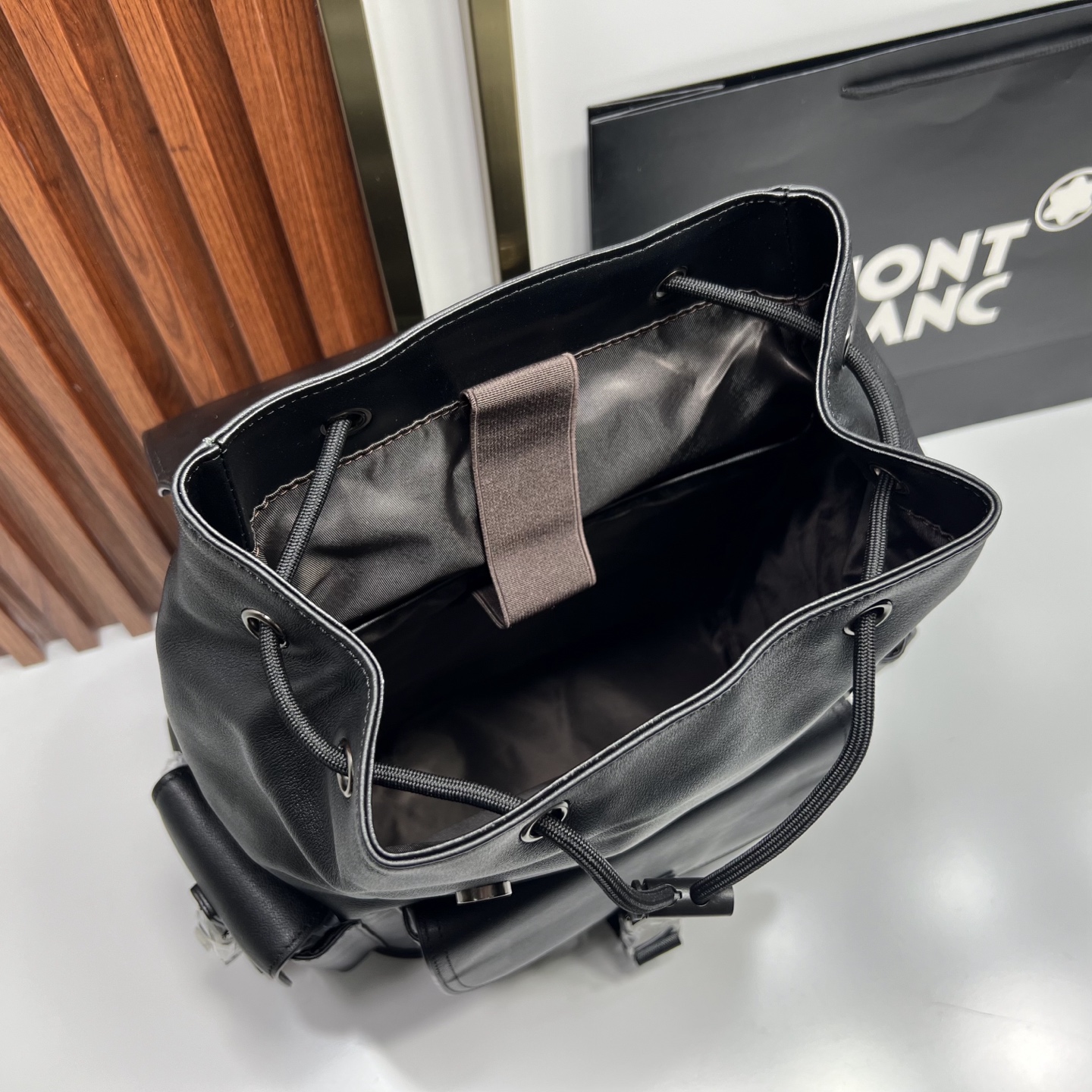 Montblanc 7082 Black 30-42-15 everyday