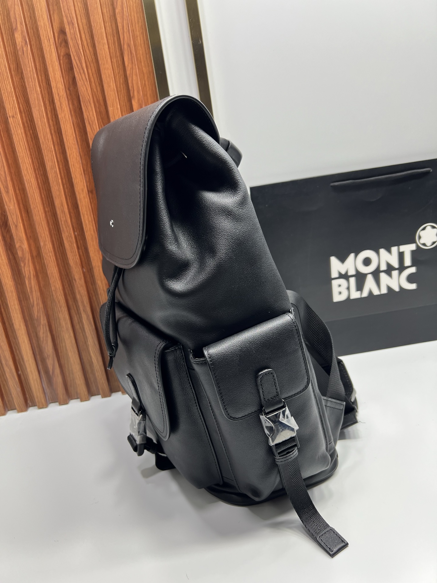 Montblanc 7082 Black 30-42-15 everyday