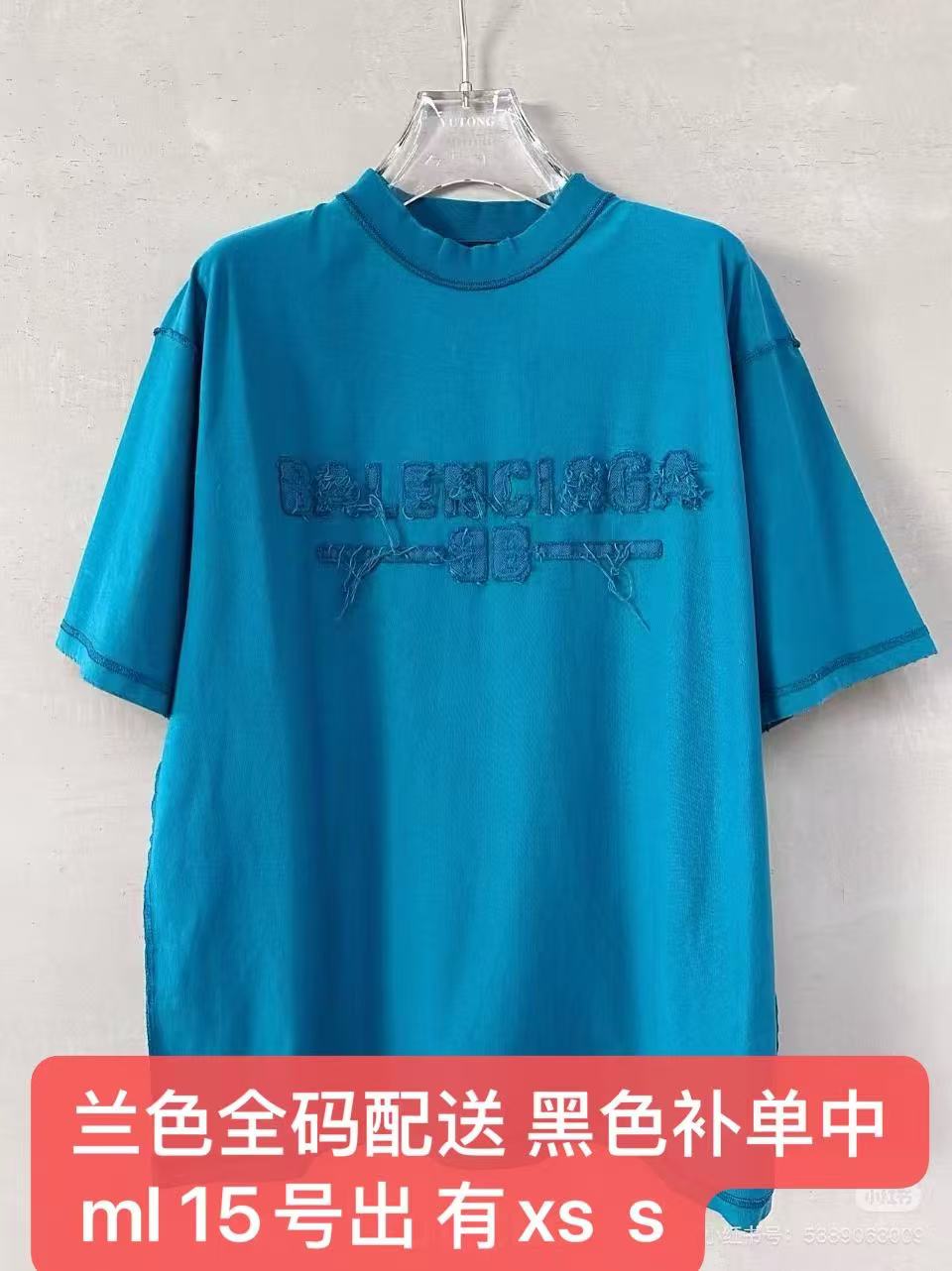 NO:121442,BLCG Paris patch embroidered short-sleeved T-shirt. Couple suit T-shirt on the back. Fixed woven and dyed double yarn 32s260g Paris cotton material. The unique 320g cross thread neckline is equipped with patch embroidery technology. The whole line is straight and delicate, the fabric is comfortable and soft, and the color is consistent and there is no color difference. It can be matched with the same style to create a fashionable look, control various occasions, customize auxiliary materials, the same style for men and women!  Color blue SizeXS/S/M/L, T-shirt,tees,t-shirt,alexander wang19860909BLCG巴黎贴布刺绣短袖T恤.反面穿情侣装T恤.定织定染双纱32s260克巴黎棉料 配套独有的320克十字螺纹领口 采用贴布刺绣工艺 田岛绣花机绣花 整体走线平直细腻,面料舒适柔软,颜色一致无色差 能与同款搭配营造时尚造型,驾驭各种场合,定制辅料,男女同款！颜色蓝色 SizeXS/S/M/L,,T-shirt,tees，t-shirt,alexander wang,Men's clothing