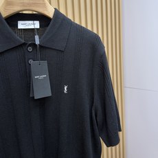 YSL 竖条提花羊毛羊绒Polo短袖T恤 高级老钱氛围感|把慵懒贵气穿在身上,法式轻奢Polo短袖。 甄选50%羊绒+5 YSL 竖条提花羊毛羊绒Polo短袖T恤 高级老钱氛围感|把慵懒贵气穿在身上,法式轻奢Polo短袖。 甄选50%羊绒+5