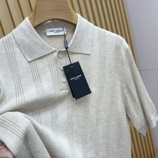 YSL 竖条提花羊毛羊绒Polo短袖T恤 高级老钱氛围感|把慵懒贵气穿在身上,法式轻奢Polo短袖。 甄选50%羊绒+5 YSL 竖条提花羊毛羊绒Polo短袖T恤 高级老钱氛围感|把慵懒贵气穿在身上,法式轻奢Polo短袖。 甄选50%羊绒+5
