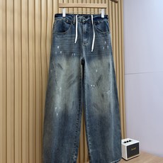 BV重工墨染做旧蓝牛|阔腿弯刀牛仔裤。高阶氛围感神裤,自带松弛颓废腔调。专属墨染手工洗水工艺,深浅斑驳渐变晕染,自然做旧 BV重工墨染做旧蓝牛|阔腿弯刀牛仔裤。高阶氛围感神裤,自带松弛颓废腔调。专属墨染手工洗水工艺,深浅斑驳渐变晕染,自然做旧