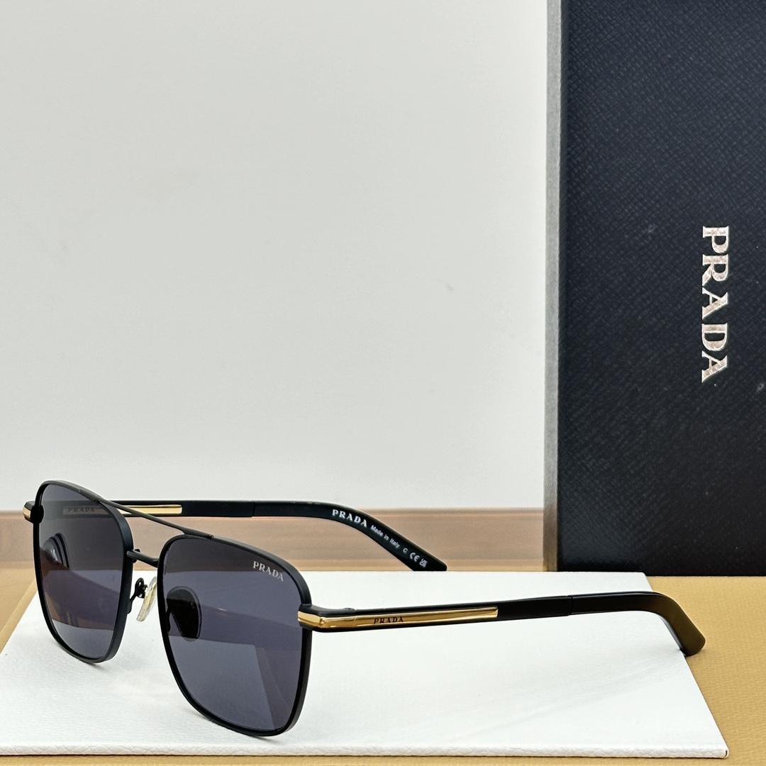 PRADA 太阳镜 金属 黑色 方框