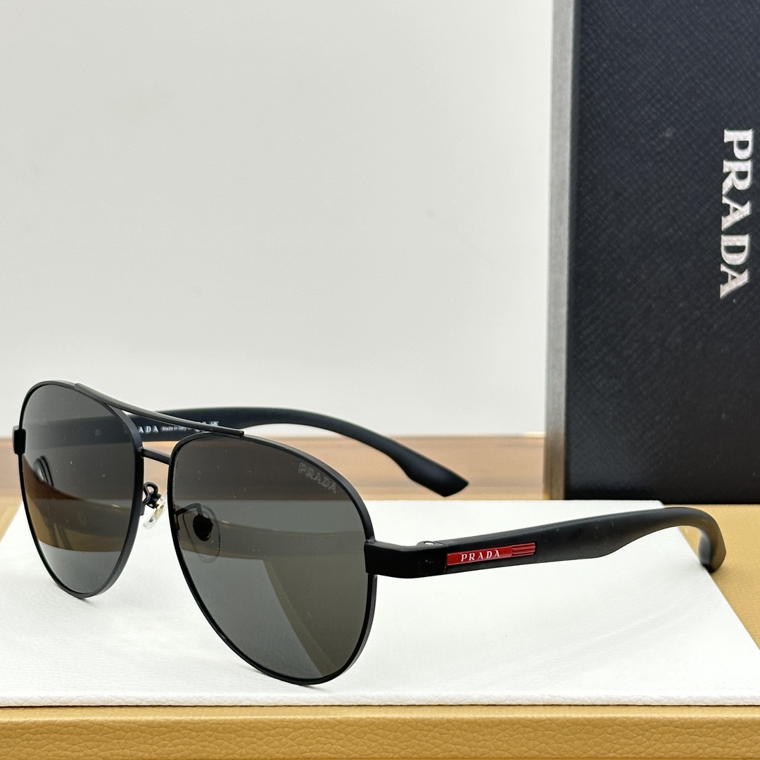 PRADA 太阳镜 金属 飞行员款
