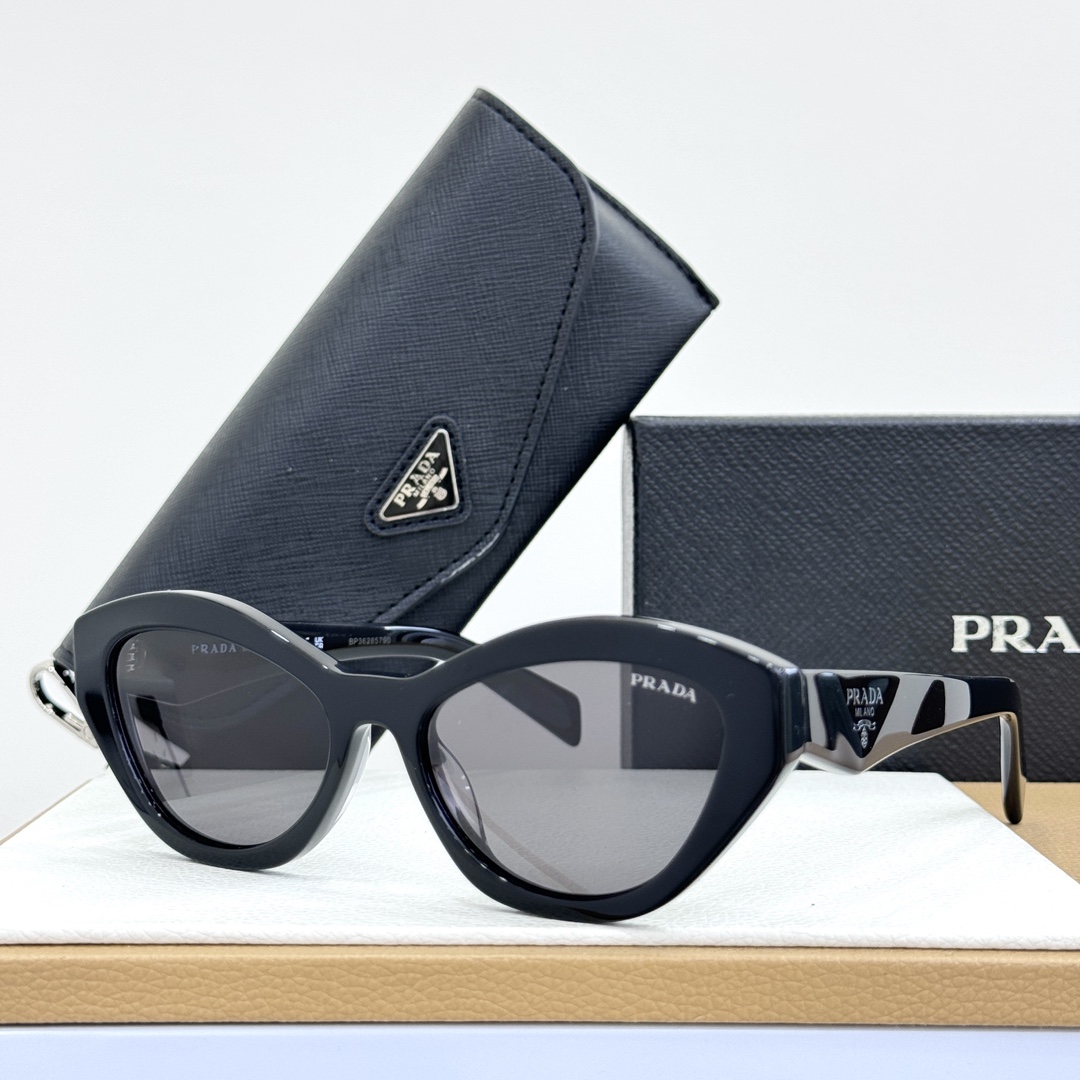 PRADA 太阳镜 板材 猫眼
