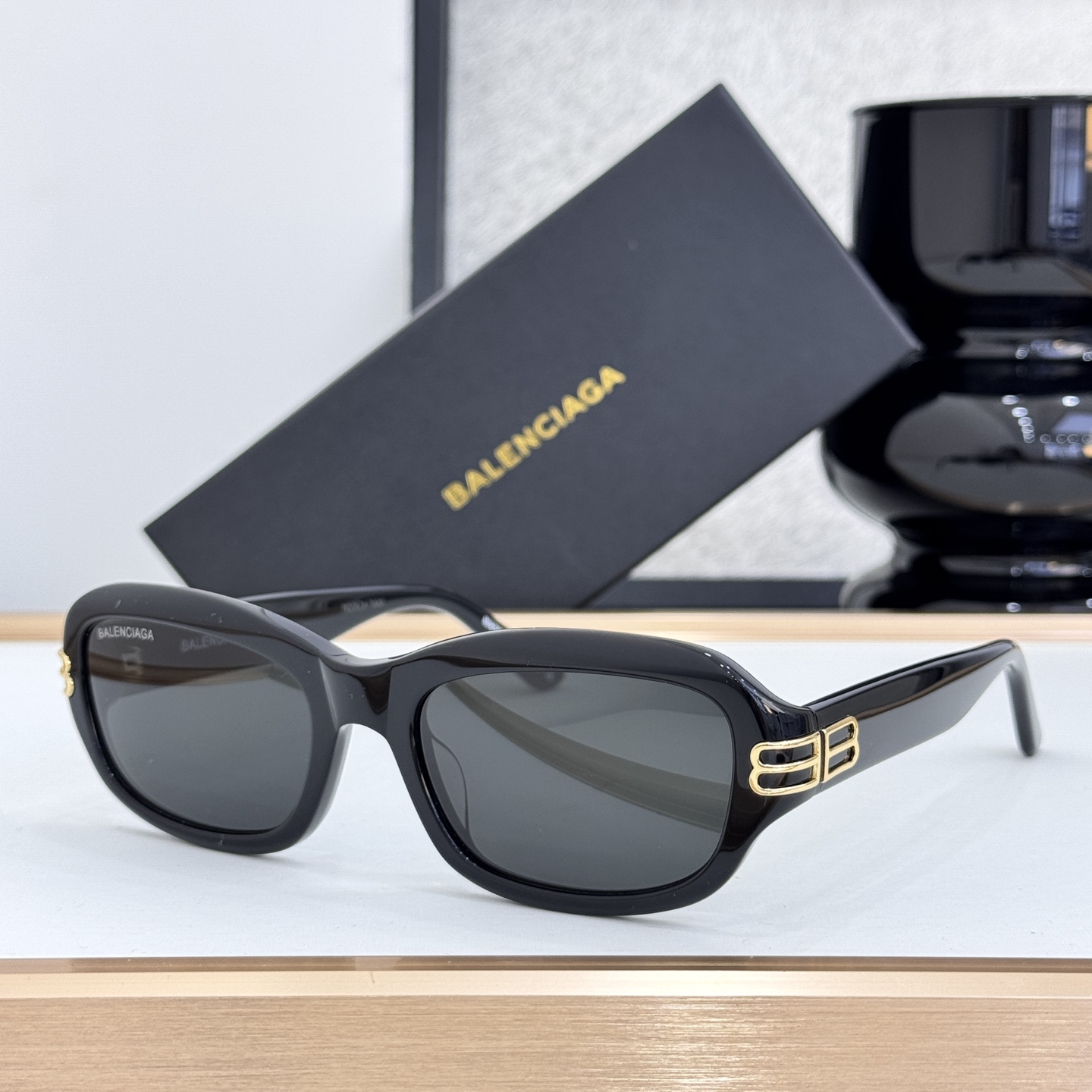 BALENCIAG* Modelo: BB0471SK Talla: 55□19-140 🉐130