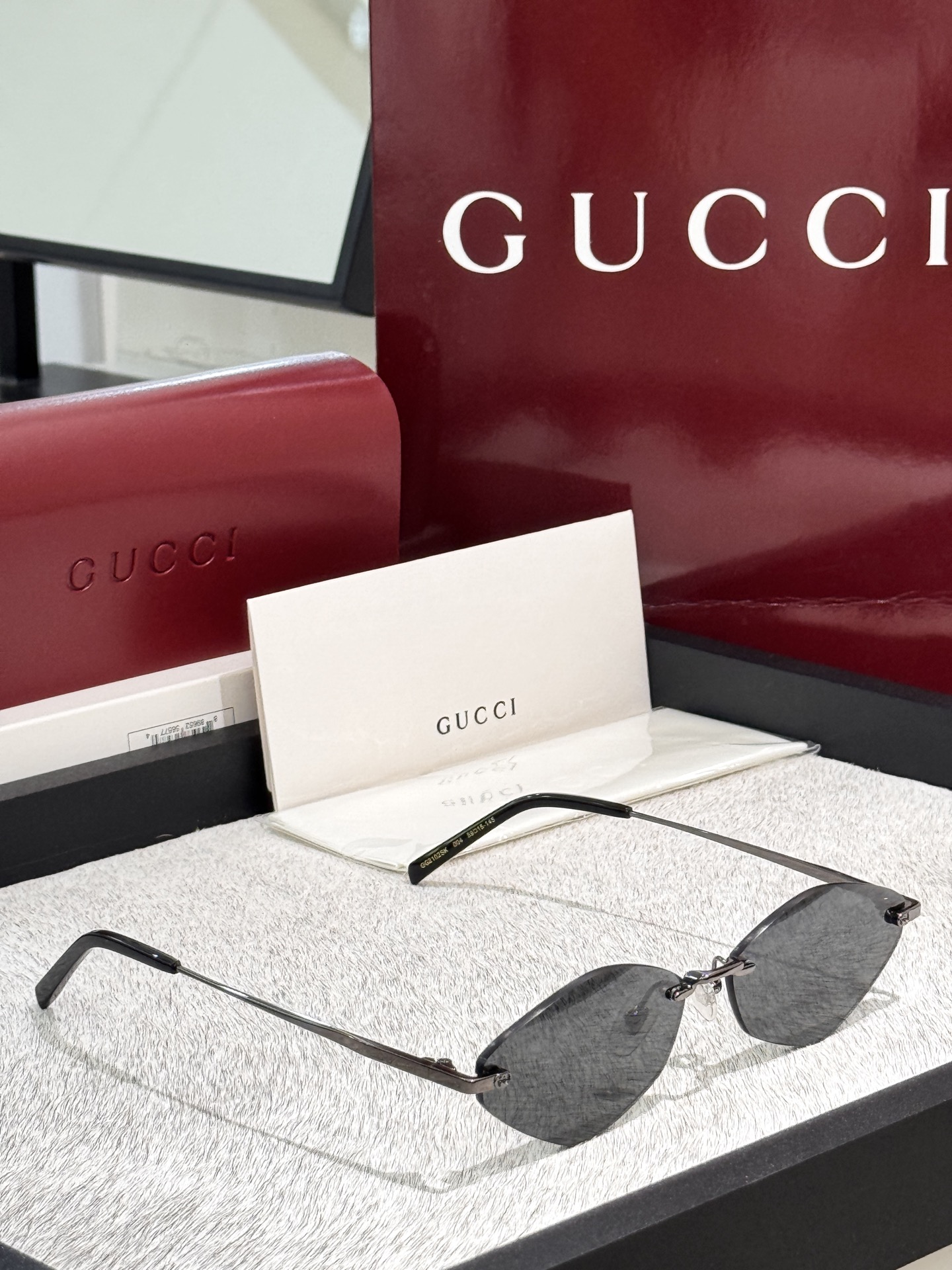 GUCCI* Modelo: GG2102SK Tamaño: 59口15-145