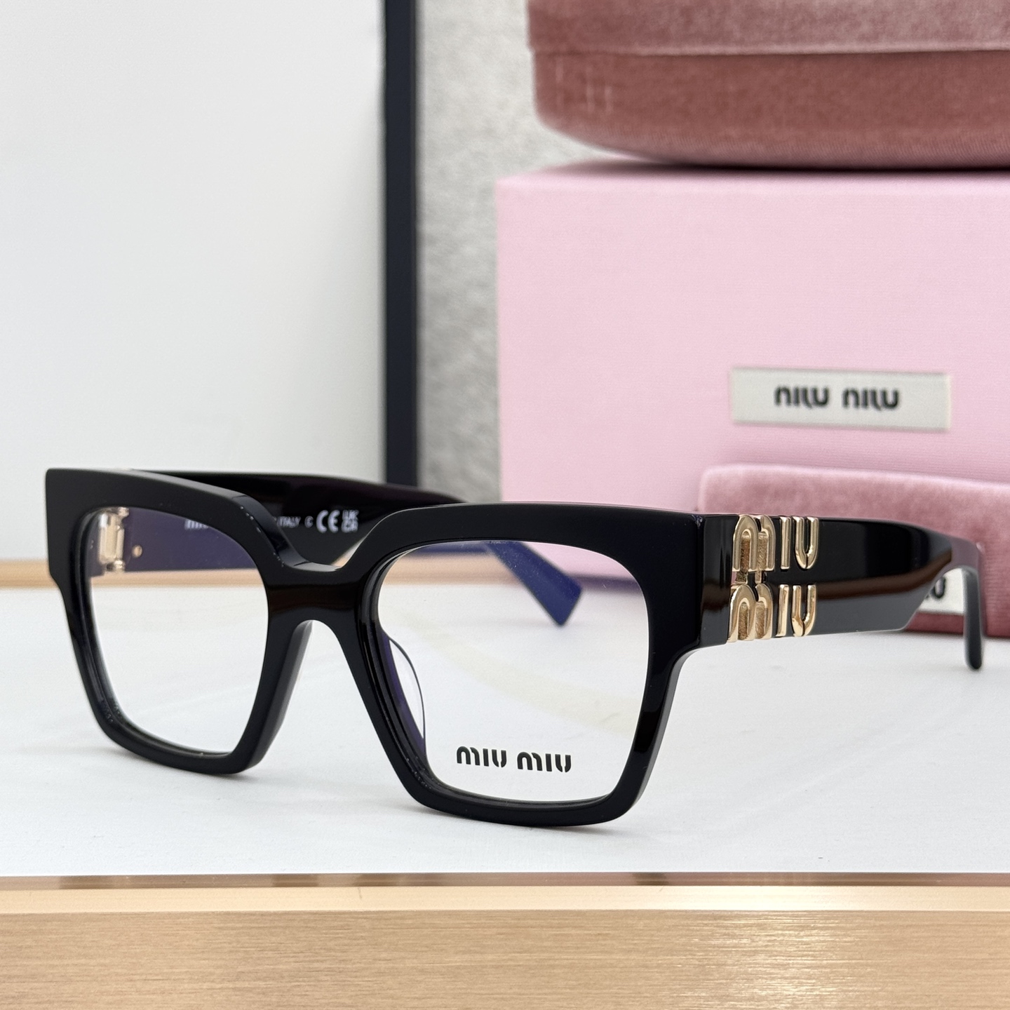 MIU MI* Modelo: MU04UY Talla: 51口20-135 🉐105