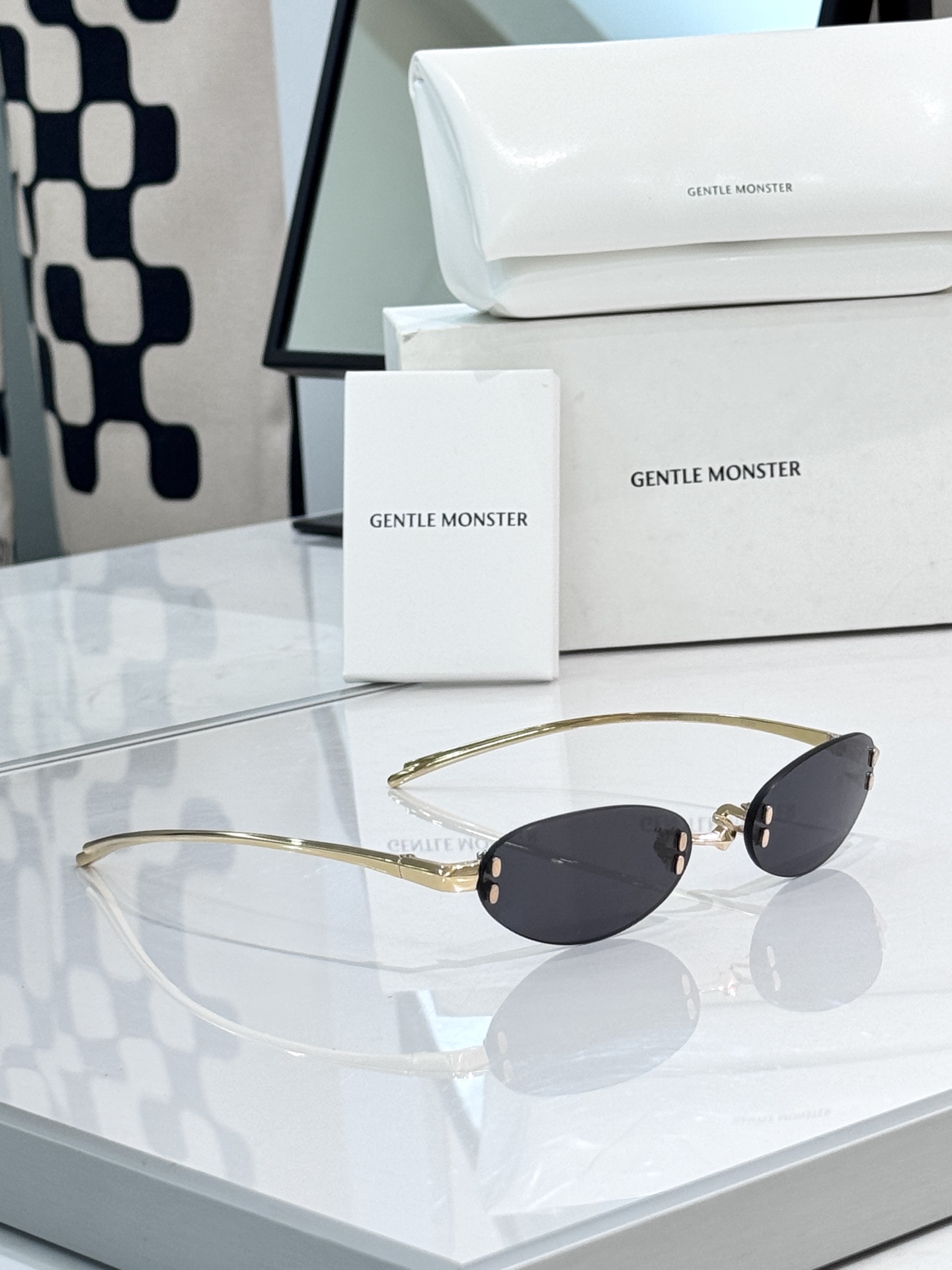 GENTLE MONSTER BOLD Titanium Frameless Oval
