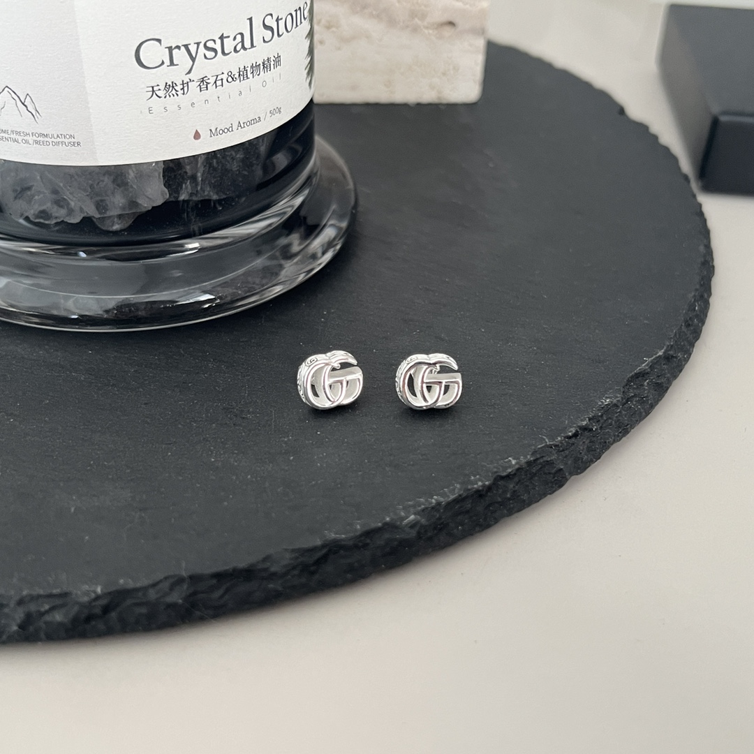 NO:102901,Gucci Gucci 925 sterling silver GG Marmont series earrings, Gucci stud earrings, gucci, gucci, pure silver19860909Gucci古驰925纯银GG Marmont系列耳钉,古驰耳钉,gucci,gucci,pure silver,Jewelry