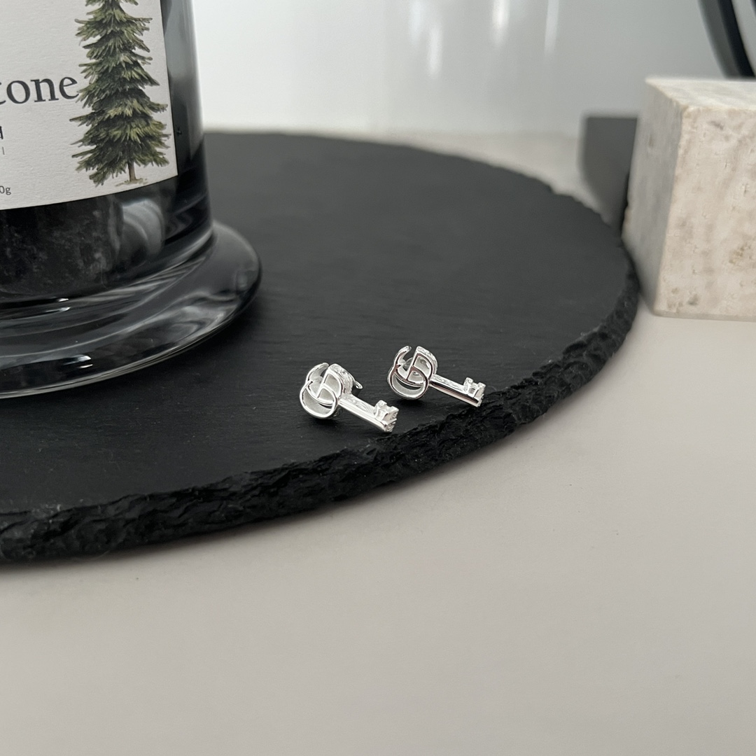 NO:102859,New Gucci Gucci 925 Sterling Silver GGMarmont Series Key Earrings, Gucci studs, Gucci studs, Gucci, Gucci, Pure silver19860909上新 Gucci古驰925纯银GGMarmont系列钥匙耳钉,古驰耳钉,gucci,gucci,pure silver,Jewelry