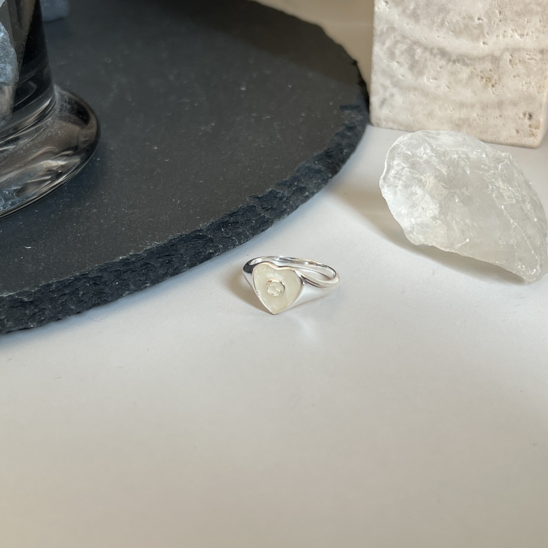 NO:101724,New Gucci Gucci 925 Sterling Silver Heart Interlocking Double G Ring Size 10# 12# 14# 16# 18# 20# 22#, Gucci Ring, gucci, gucci, ring, pure silver19860909上新款 Gucci古驰925纯银Heart互扣式双G戒指 尺寸10# 12# 14# 16# 18# 20# 22#,古驰戒指,gucci,gucci,ring,pure silver,Jewelry