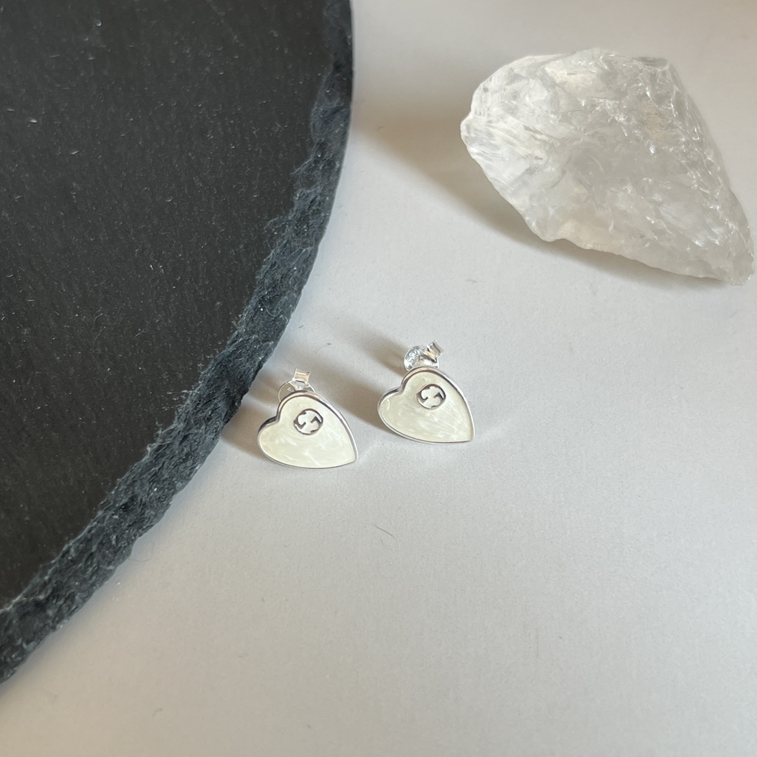 NO:102871,New Gucci Gucci 925 Sterling Silver Heart Interlocking Double G Earrings, Gucci Studs, Gucci, Gucci, earrings, pure silver19860909上新款 Gucci古驰925纯银Heart互扣式双G耳环,古驰耳钉,gucci,gucci,earrings,pure silver,Jewelry