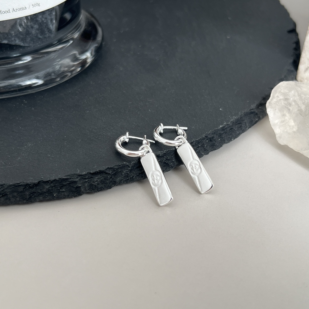 NO:102868,Gucci 925 sterling silver twill interlocking double G single-sided earrings, Gucci stud earrings, gucci, gucci, earrings, pure silver19860909Gucci古驰925纯银斜纹互扣式双G单边耳环,古驰耳钉,gucci,gucci,earrings,pure silver,Jewelry