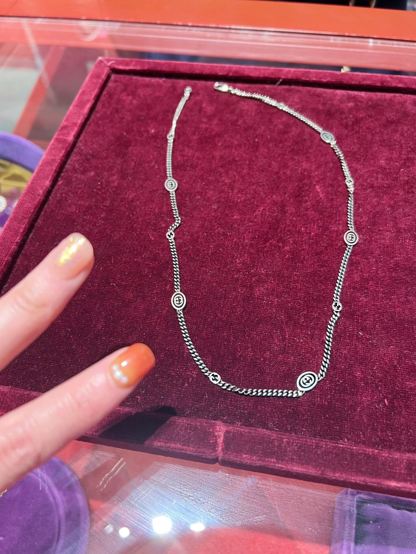 NO:106483,[Same Model of Xiao Zhan] GUCCI Interlocking Double G Fine Edition Enamel Silver Necklace, Elegant Jewelry, Gucci, Necklace19860909【肖战同款]GUCCI互扣式双G细版珐琅银项链,饰品精品,gucci,necklace,Jewelry