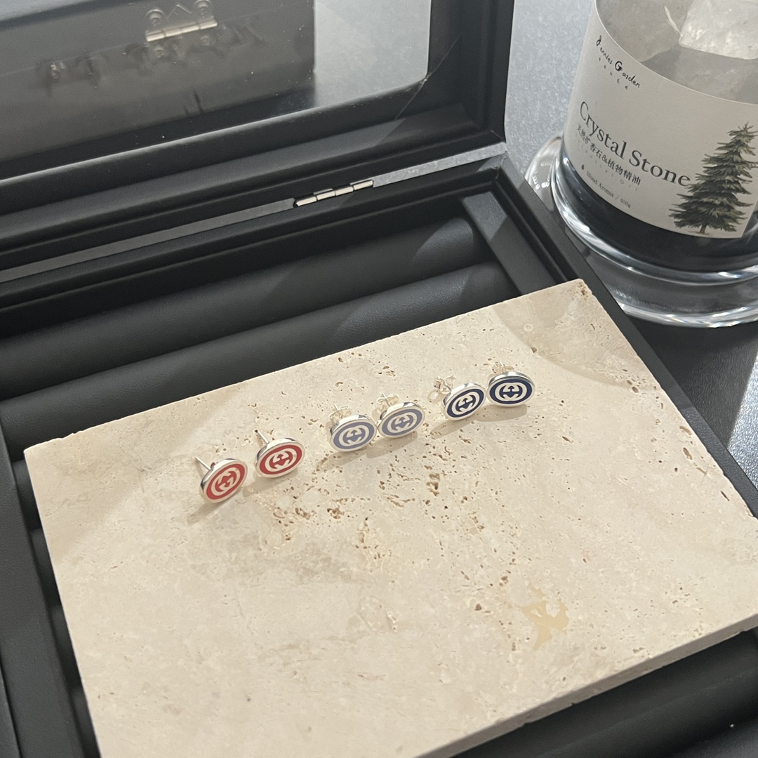 NO:102890,Gucci Gucci 925 sterling silver interlocking double G enamel stud earrings, Gucci stud earrings, gucci, gucci, pure silver19860909Gucci古驰925纯银互扣式双G珐琅耳钉,古驰耳钉,gucci,gucci,pure silver,Jewelry