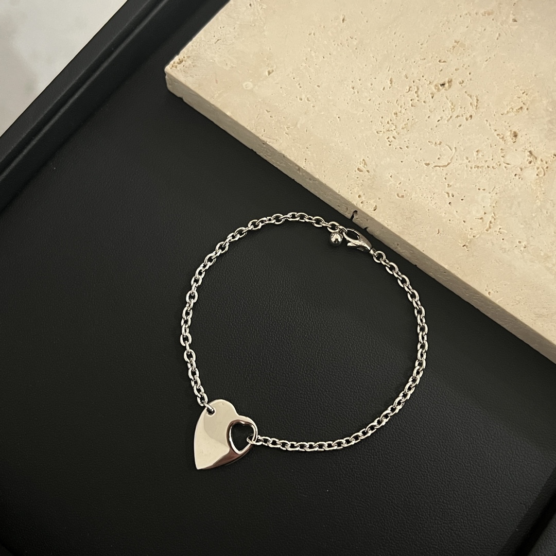 NO:553454,New Gucci Gucci 925 sterling silver Trademark series hollow heart-shaped bracelet size 17cm 18cm 19cm 20cm, Gucci bracelet, gucci, gucci, bracelet, pure silver19860909上新 Gucci古驰925纯银Trademark系列镂空心形手链 尺寸17cm 18cm 19cm 20cm,古驰手链,gucci,gucci,bracelet,pure silver,Jewelry