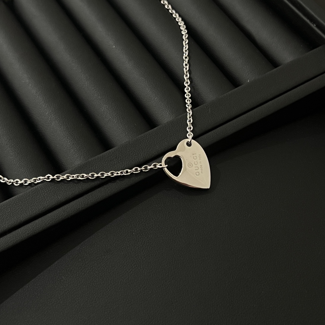 NO:553392,New Gucci Gucci 925 sterling silver Trademark series hollow heart-shaped necklace size 405cm, Gucci necklace, gucci, gucci, necklace, pure silver19860909上新 Gucci古驰925纯银Trademark系列镂空心形项链 尺寸405cm,古驰项链,gucci,gucci,necklace,pure silver,Jewelry