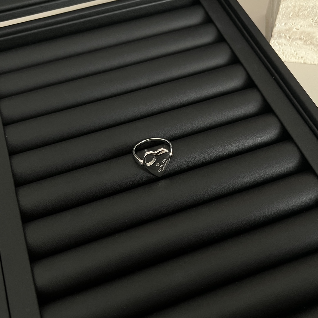 NO:104472,New Gucci Gucci 925 Sterling Silver Trademark Series Heart Ring Size 10# 12# 14# 16# 18# 20#, Gucci Ring, gucci, gucci, ring, pure silver19860909上新 Gucci古驰925纯银Trademark系列心形戒指 尺寸10# 12# 14# 16# 18# 20#,古驰戒指,gucci,gucci,ring,pure silver,Jewelry
