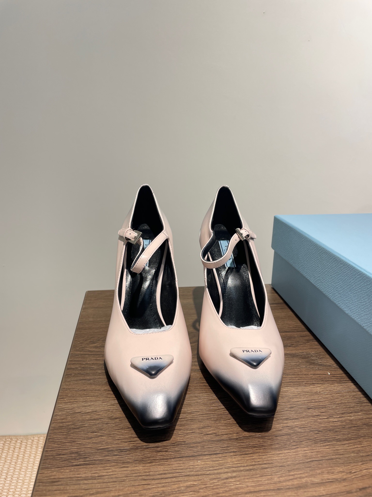 Prada Schoenen Hoge Hakken Groothandel 2024 Replica
 Zwart Goud Roze Kalfsleer Koeienhuid Echt leer