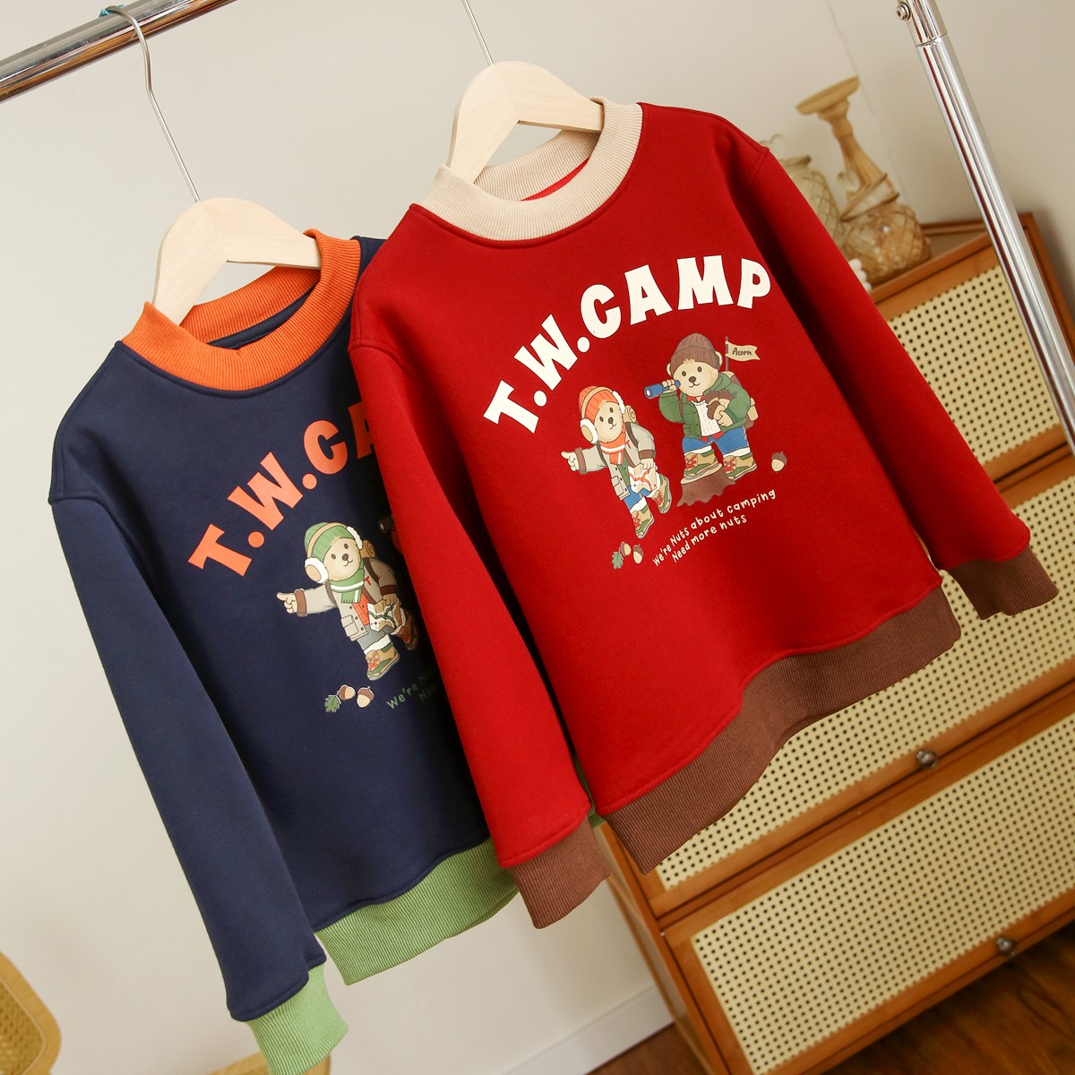 T.W. Cartoon Bear Boy Winter Suit 2024 – Warm, Comfortable, High Quality. - 图片 2