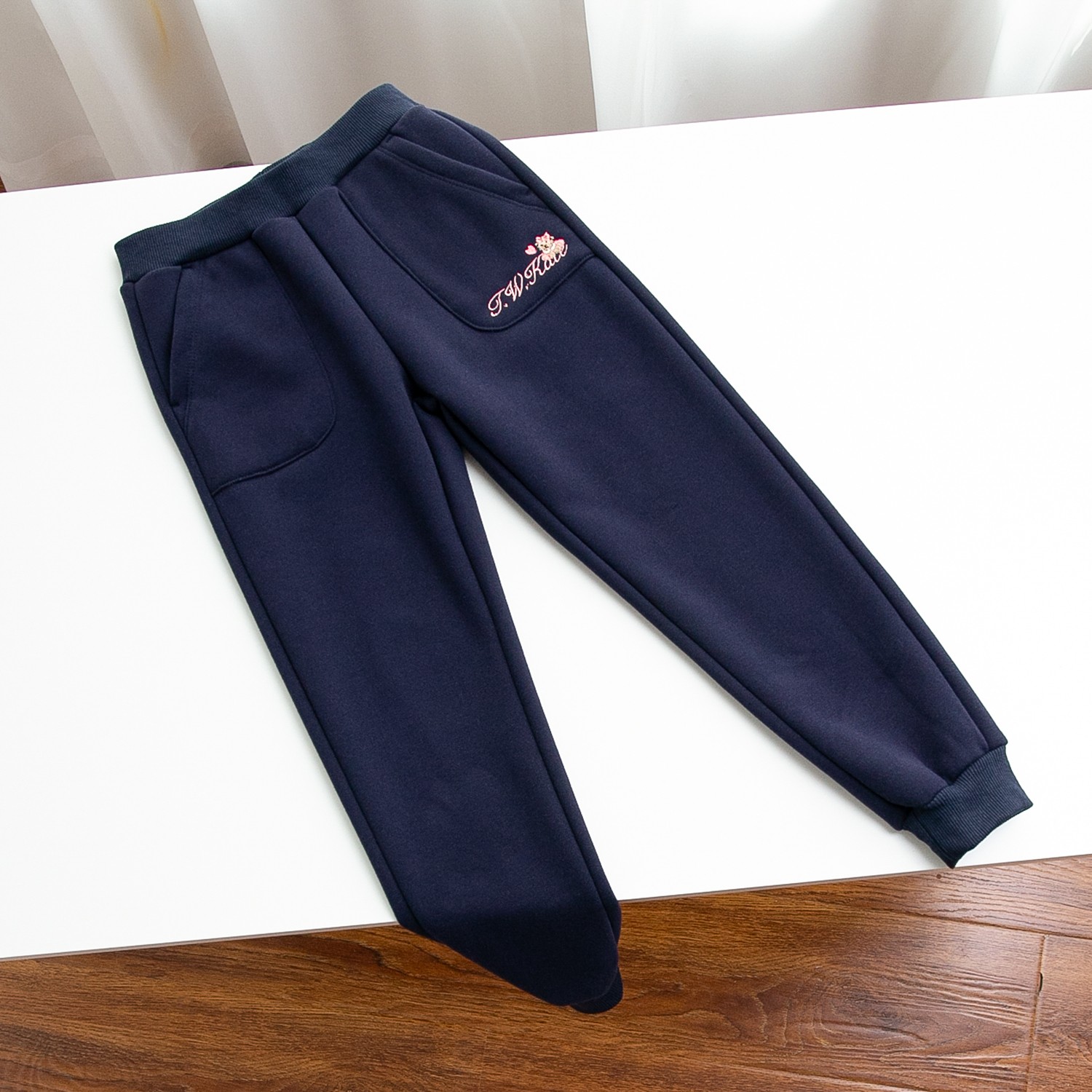 Winter 2024 Girls’ Velvet Sports Pants with Bear-Head Embroidery