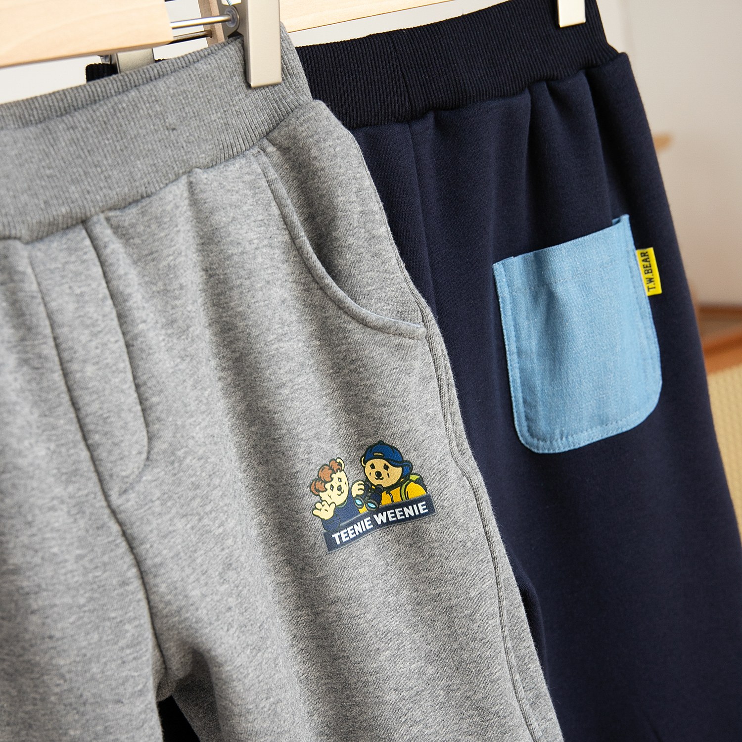 Winter 2024 Boys’ Velvet Sports Pants: Comfortable, Stylish, and Advanced - 图片 2