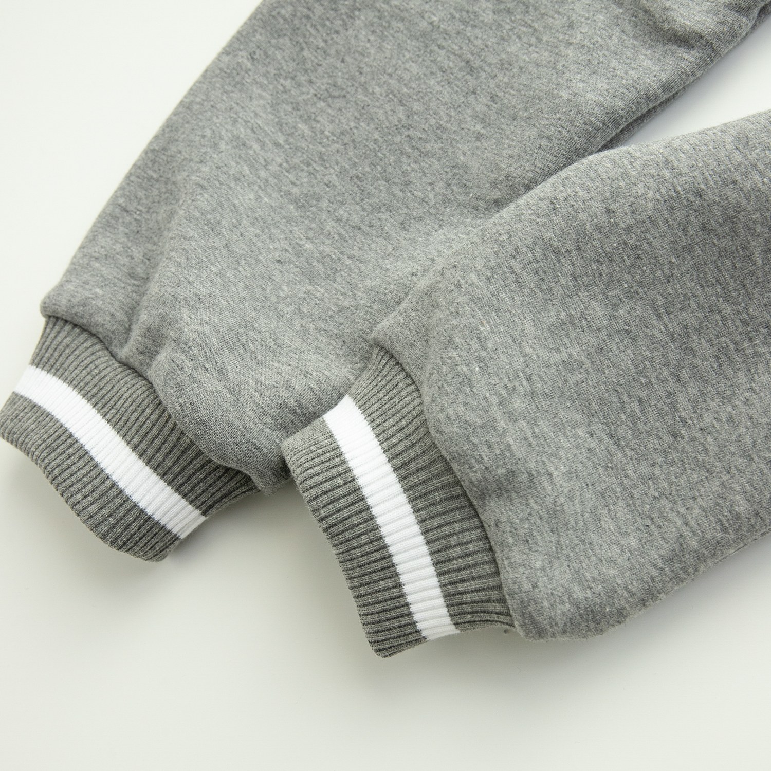 Winter 2024 Boys’ Velvet Sports Pants: Comfortable, Stylish, and Advanced - 图片 9