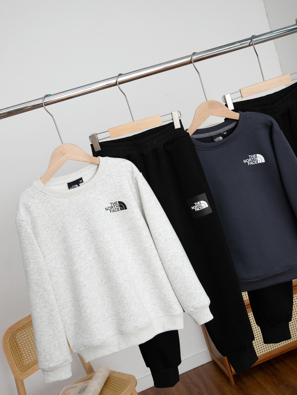 Winter Velvet Suits for Children and Adolescents with Sports Pants: TNF 2024 Collection - 图片 9
