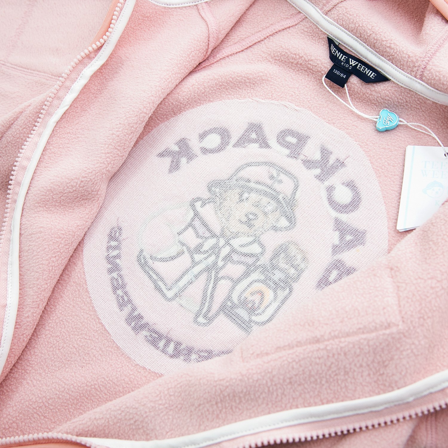 T.W. Cartoon Bear Boy & Girl’s Embroidered Velvet Jacket for Autumn 2024 - 图片 7