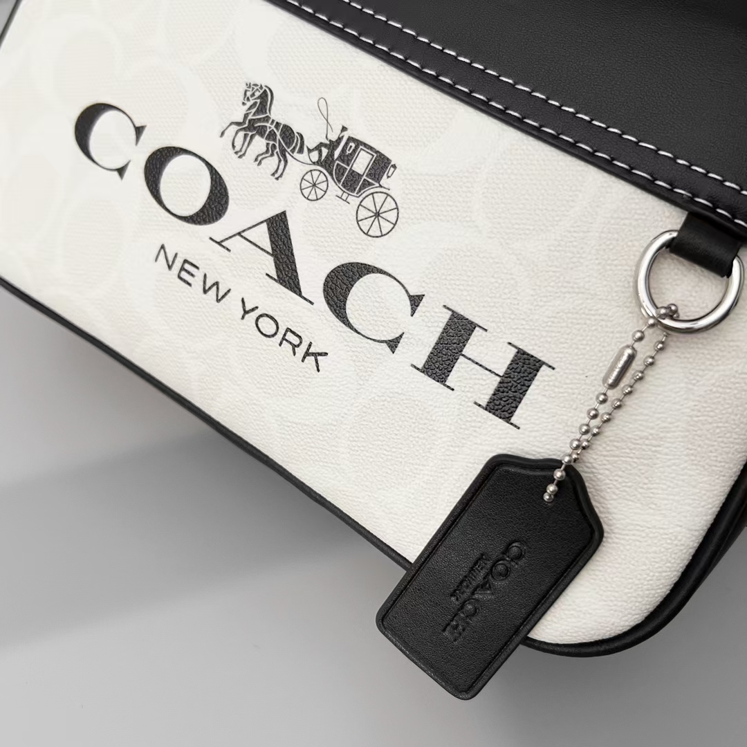 Coach COACH C 蔻驰2024新品 Graham男士相机包此款包采用的是人造革配牛皮革内置多功能袋 双拉链开合织物衬里 23cm(长)15cm(高)7cm宽
