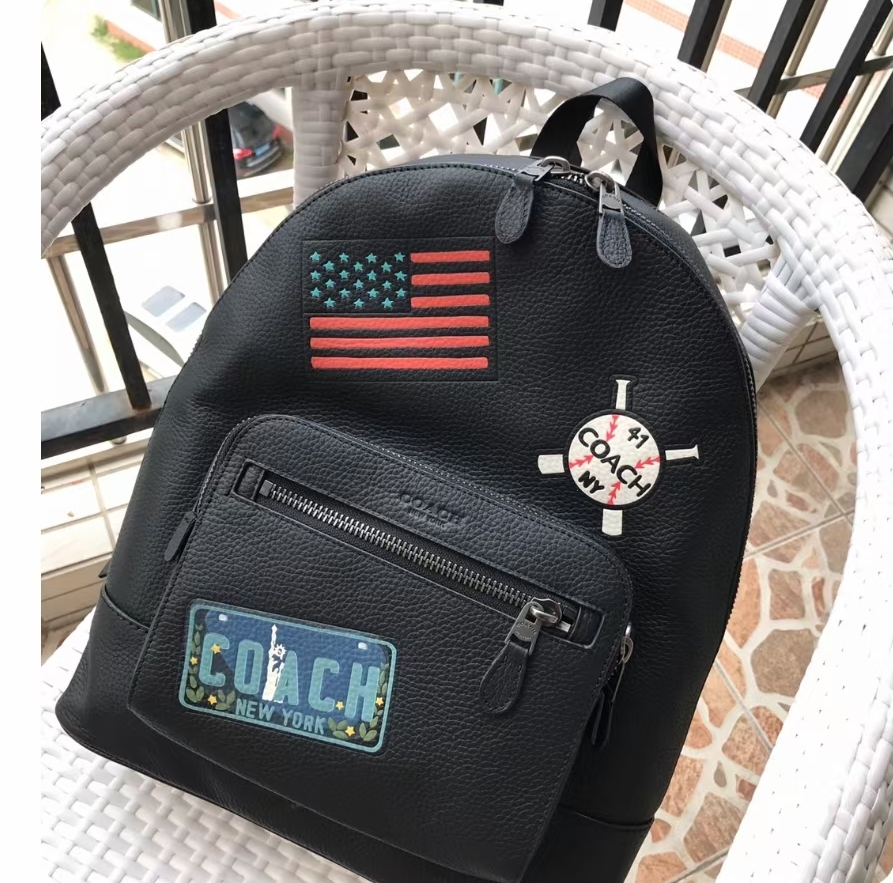 Coach C家新款23251 黑色徽章款男士双肩包书包 双隔层 前面一个独立小口袋 超大容量