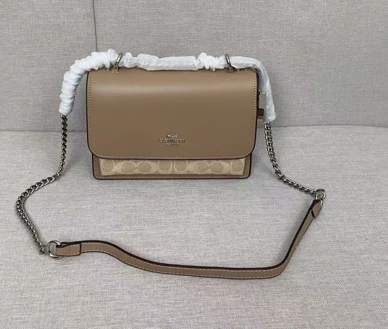 Coach new model CY978 Klare rivet accordion flap bag, leather with PVC, classic color scheme, adjustable shoulder strap, can be worn as a shoulder or crossbody bag, large internal capacity, practical, size: 22*15*9. image 1