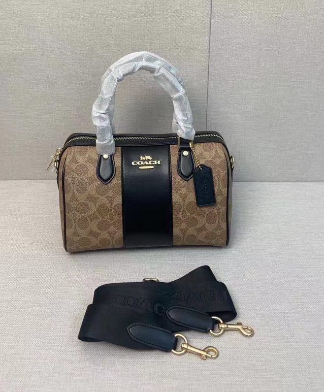 New model CW377 CW376 CV961 COA*H September new product Rowan Boston bucket bag in deep brown with red trim Coach new version Rowan large Boston bucket bag Can be hand-carried or worn crossbody Large capacity, super practical Size: 25x16.5x14cm image 1