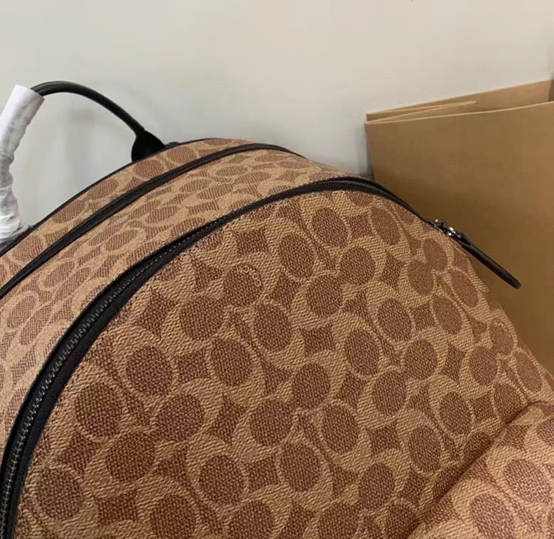 Coach coach/蔻驰新款 新款C PVC配头层牛皮 老花varsity 男士新款west双肩包