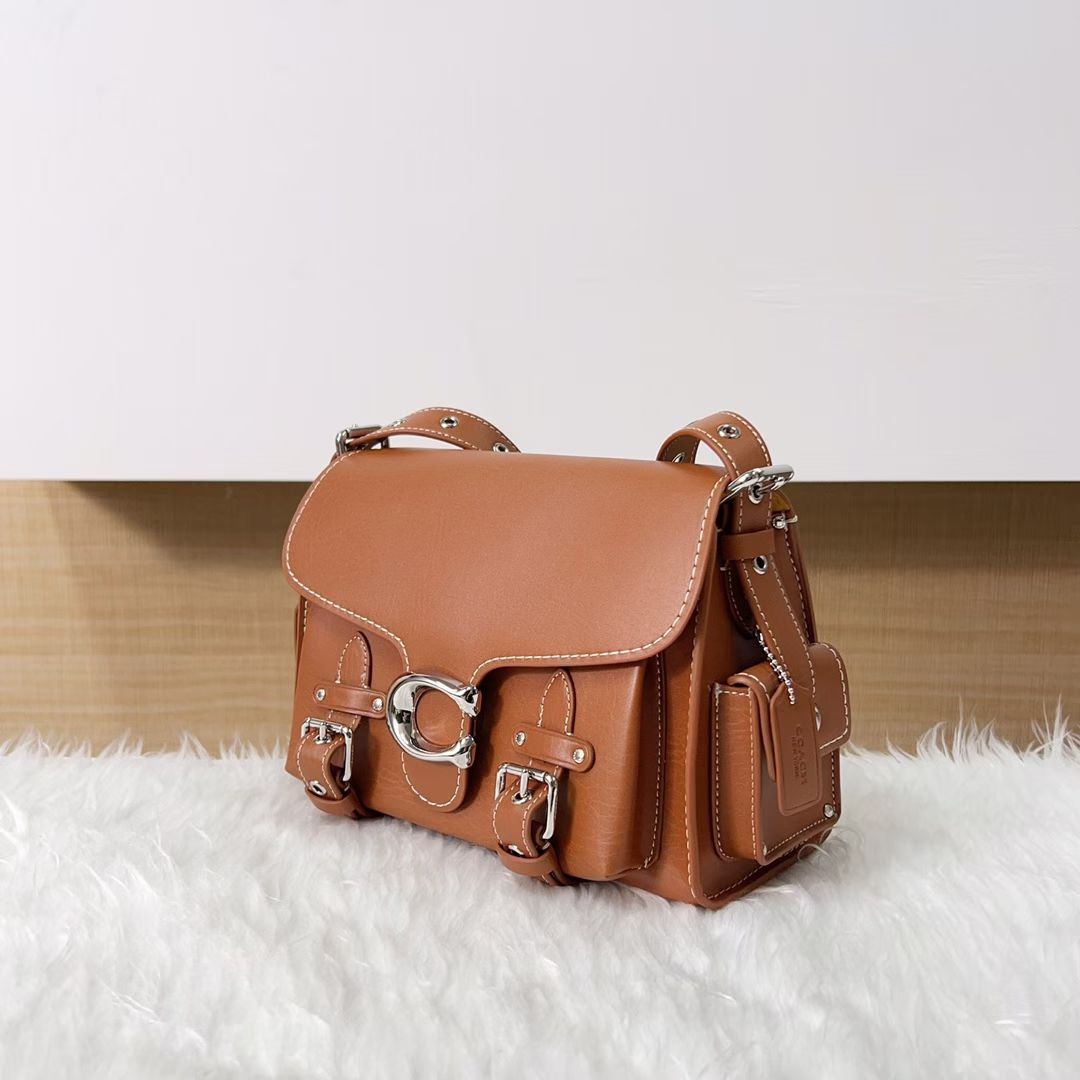 Coach C家1月新款 cargo soft tabby机车包 CT721 五金