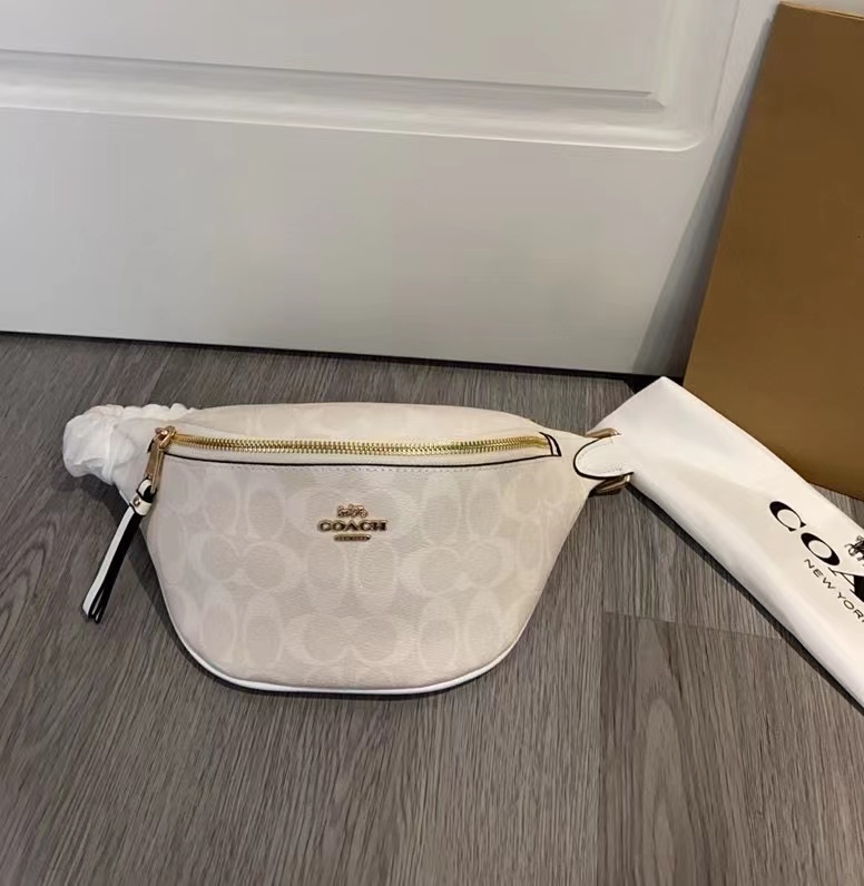 Coach c家女士新款48740.老花腰包 可以作胸包 潮款运动型 两色 尺寸：30*12*11