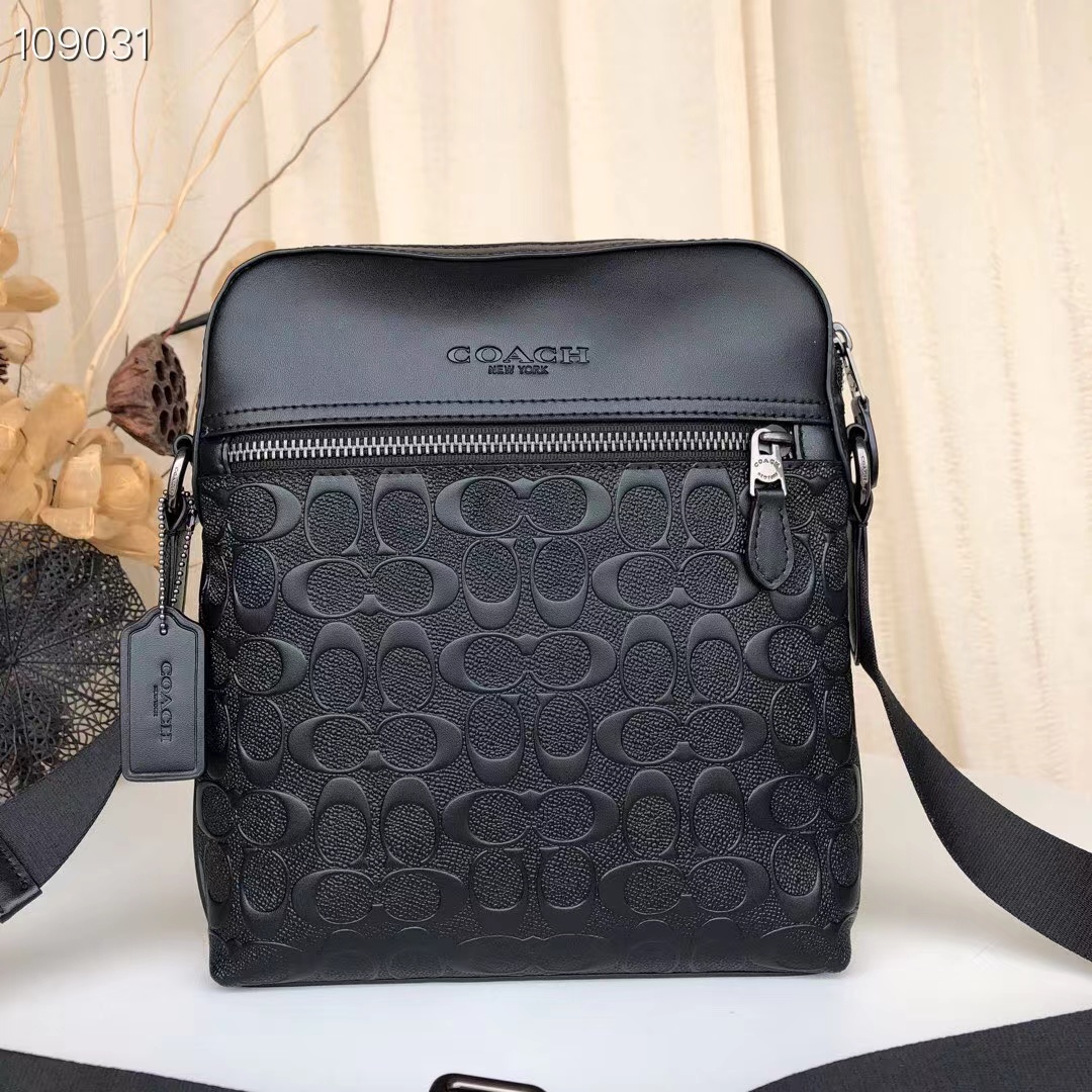 Coach C家 F73338 新款男士包 飞行员包简单款斜挎包 头层牛皮材质小方包商务休闲单肩小斜挎男士单肩包 简单 品都可以放下哦 尺寸：23 27 5