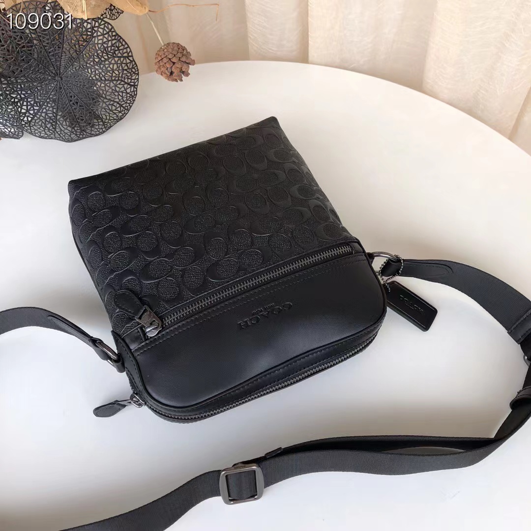 Coach C家 F73338 新款男士包 飞行员包简单款斜挎包 头层牛皮材质小方包商务休闲单肩小斜挎男士单肩包 简单 品都可以放下哦 尺寸：23 27 5